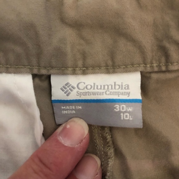 Columbia Mens Shorts Size 30 Beige Casual 10"L Carg EUC - Picture 4 of 9